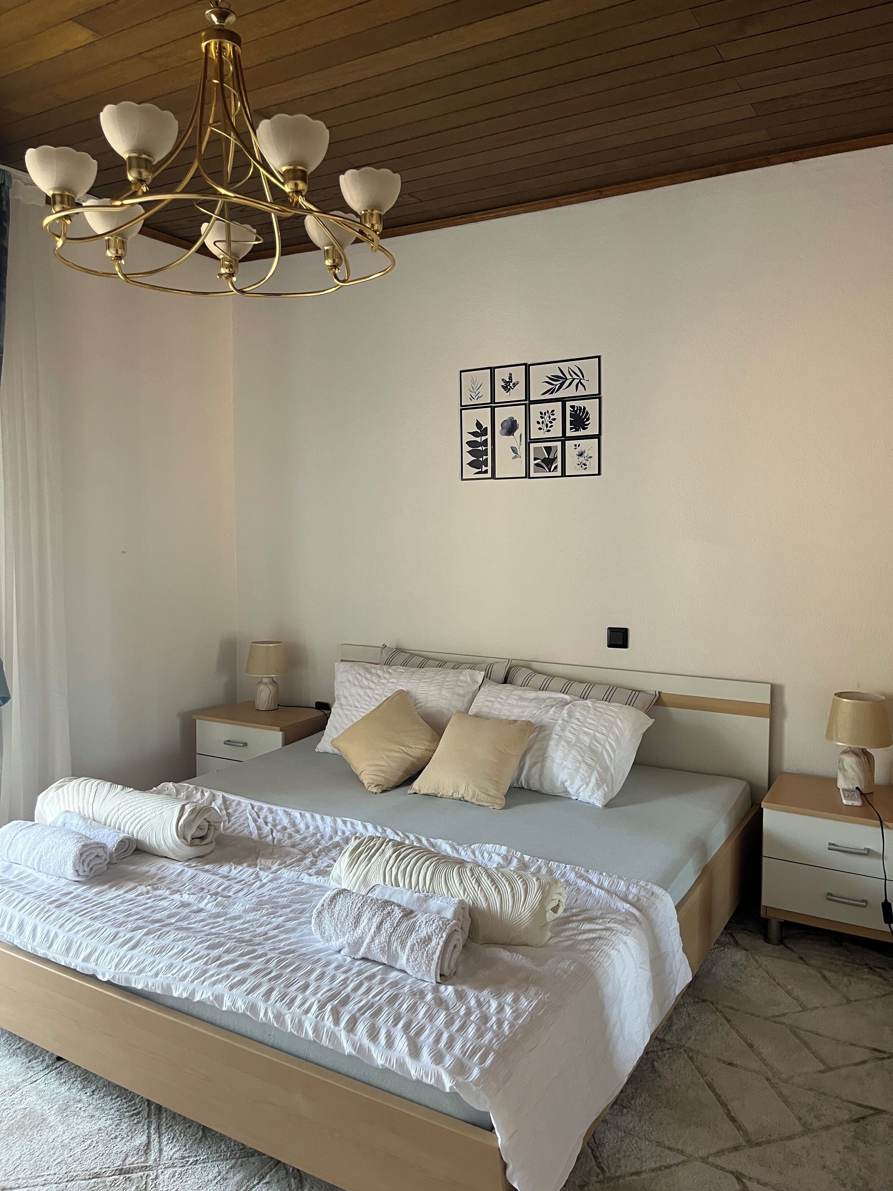 4 Schlafzimmer, Bügeleisen/Bügelbrett, kostenloses WLAN, Bettwäsche