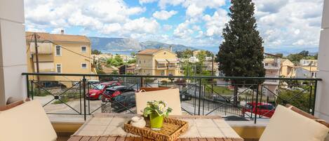 Apartment | 2 bedrooms, desk, Internet