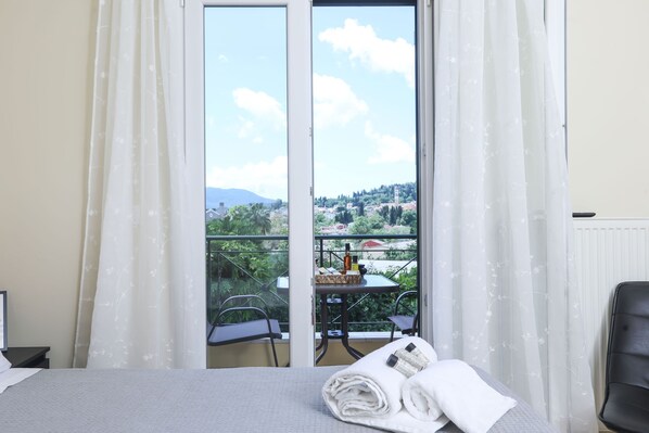 2 bedrooms, desk, Internet - Smart Home Corfu Apartment (Corfu)