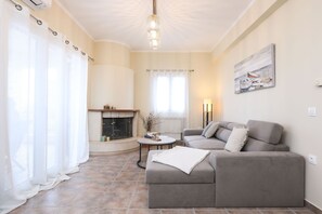 2 bedrooms, desk, Internet - Smart Home Corfu Apartment (Corfu)