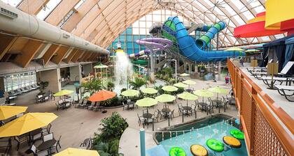 9-bedroom home with Private Indoor heated Pool - Firepit - 7 acres - sleeps 22