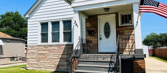 3 bed Duplex Home Near Whiting, Hammond