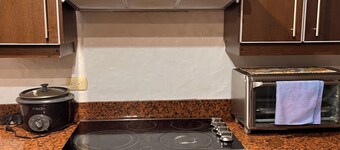 Charming Private 1 bedroom Queen Size in San Antonio Escazu San Jose