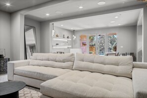 Living area - Spacious 5-bedroom Estate in fabulous Sonoma (Sonoma)