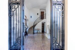 Interior - Spacious 5-bedroom Estate in fabulous Sonoma (Sonoma)