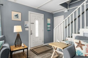 Interior - Private Pool and Hot Tub, Steps to beach, Pet Friendly with fenced in yard! (Panama City Beach)