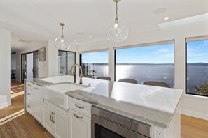 Fridge, microwave, oven, dishwasher - West Seattle / Ocean & Mountain Views + Balcony (Seattle)