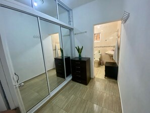 Dusche, Handtücher, Seife, Toilettenpapier