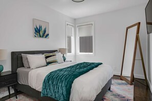 3 bedrooms, desk, iron/ironing board, travel crib