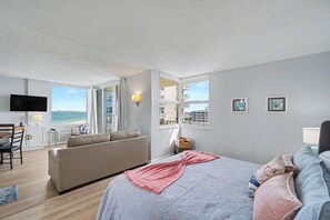 1 dormitorio, tabla de planchar con plancha, wifi gratis y ropa de cama