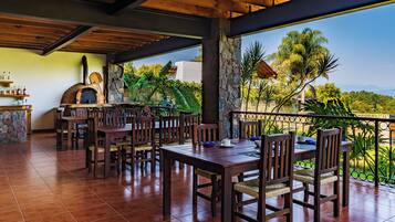 Phục vụ bữa sáng và bữa sáng muộn cuối tuần