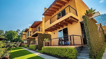 Mặt tiền nơi lưu trú