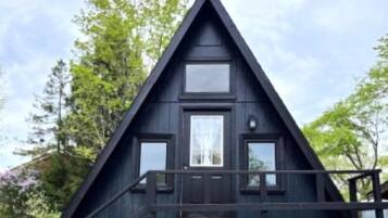 1 bedroom, hypo-allergenic bedding, individually decorated