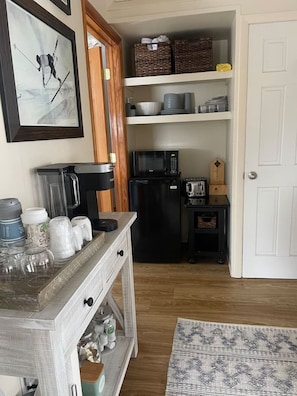 Family Suite | Private kitchen | Coffee/tea maker