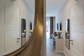 Deluxe Triple Room, Balcony, City View