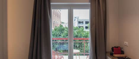 Deluxe Double Room, Balcony, City View | Pemandangan dari bilik