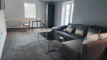 Íbúð | Stofa | Sjónvarp