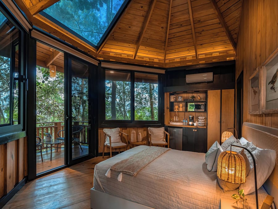 Ropa de cama de alta calidad, cubrecamas y colchones con pillow-top