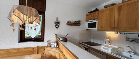 Frigorifero, microonde, forno, lavastoviglie