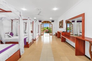 Individually furnished, desk, laptop workspace - Treetop Resort (Dharga Town)