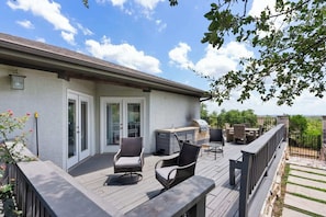 Luxury House, Multiple Bedrooms, Private Pool | Terrace/patio - Exceptional Lake Travis Estate w Pool (Lakeway)
