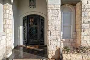 Front of property - Exceptional Lake Travis Estate w Pool (Lakeway)