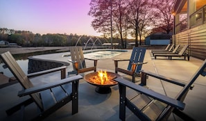 Terrace/patio - Lakefront! Heated Pool! Hot Tub! Game Room! (Hot Springs)