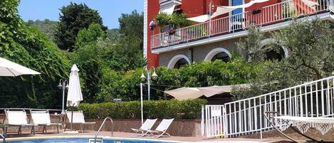 Alberca al aire libre