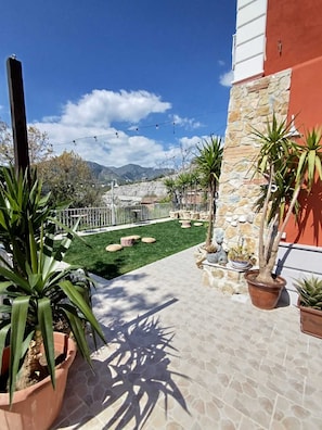 المنطقة المحيطة بالمنشأة