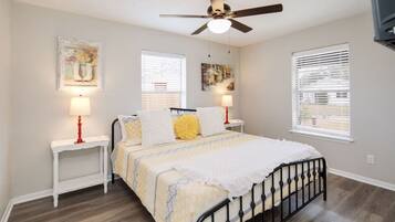 3 bedrooms, iron/ironing board, WiFi, bed sheets