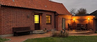 Fully equipped vacation home for up to 6 people. Dog friendly! 