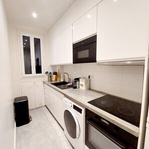 Fridge, microwave, oven, dishwasher