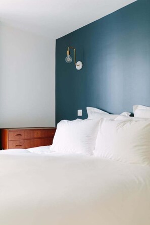 1 bedroom, iron/ironing board, Internet, bed sheets - Charming quiet apartment in the heart of Paris (Paris)