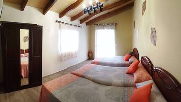 4 bedrooms, iron/ironing board, free WiFi, bed sheets