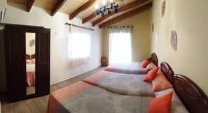 4 bedrooms, iron/ironing board, free WiFi, bed sheets