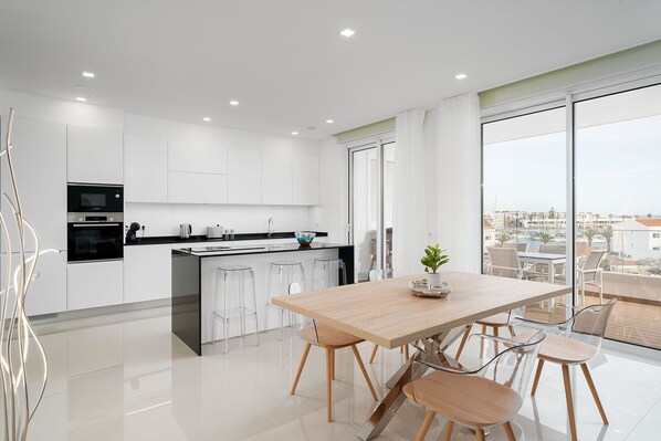 Fridge, microwave, oven, dishwasher
