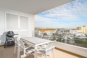 Outdoor dining - LAGOS MARINA VIEW 5 WITH POOL by HOMING (Lagos)