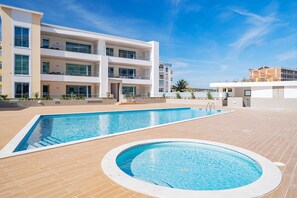 Pool - LAGOS MARINA VIEW 7 WITH POOL by HOMING (Lagos)