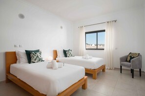 2 bedrooms, iron/ironing board, travel cot, free WiFi - LAGOS OCEAN VIEW 2 WITH POOL by HOMING (Lagos)