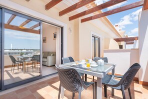 Outdoor dining - LAGOS OCEAN VIEW 3 WITH POOL by HOMING (Lagos)