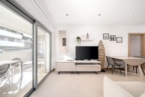 Interior - LAGOS MODERN 2 WITH POOL by HOMING (Lagos)