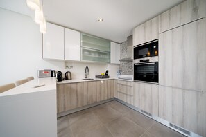 Fridge, microwave, oven, dishwasher
