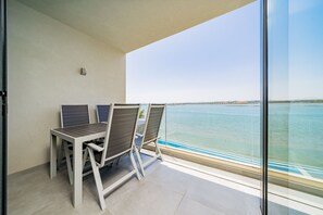 Outdoor dining - PORTIMÃO OCEAN BREEZE WITH POOL by HOMING (Lagoa)