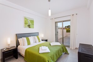 2 bedrooms, free WiFi, bed sheets - ALBUFEIRA SUNNY APARTMENT 3 WITH POOL by HOMING (Albufeira)