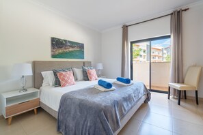 2 bedrooms, iron/ironing board, free WiFi, bed sheets - LAGOS CENTRAL 2 WITH POOL by HOMING (Lagos)