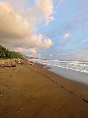Beach towels - Costa Amor: Luxury Villa w/ Two Pools in Dominical, Costa Rica (Dominic house)