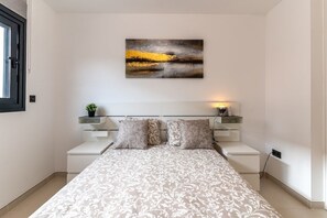 2 habitaciones, tabla de planchar con plancha y wifi gratis 