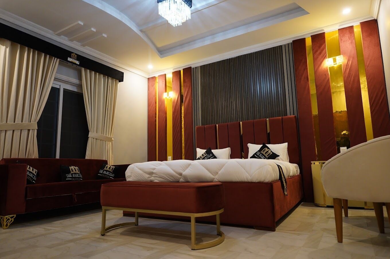 Habitación Deluxe doble, vistas a la montaña | Sistema de insonorización, tabla de planchar con plancha, wifi gratis