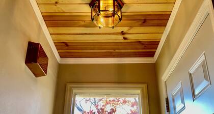 Charming 2-bedroom Townhouse in Kennesaw with Single Floor Layout