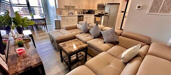 The Classy Suite: 2BR with Free Parking